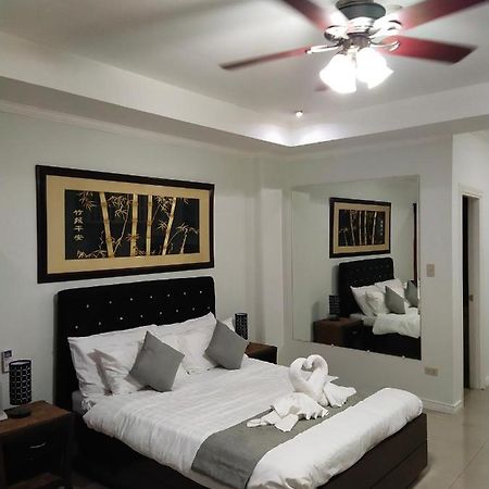 Bourbon St Apts Condo 16 อังเฮเลส ภายนอก รูปภาพ