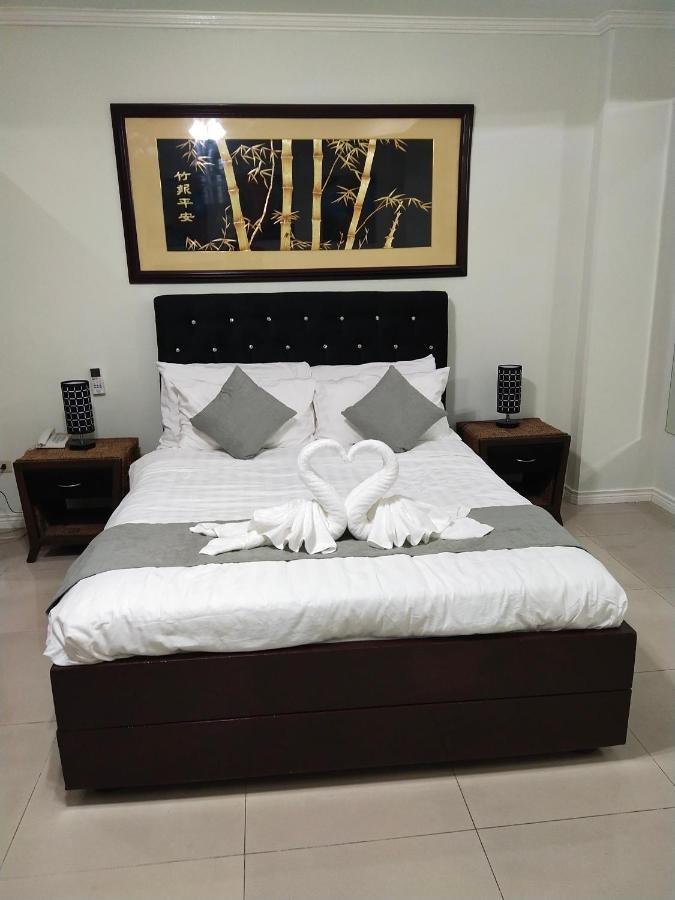 Bourbon St Apts Condo 16 อังเฮเลส ภายนอก รูปภาพ