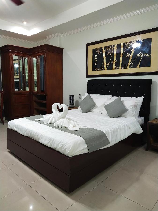 Bourbon St Apts Condo 16 อังเฮเลส ภายนอก รูปภาพ