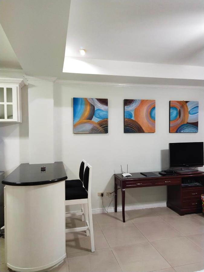 Bourbon St Apts Condo 16 อังเฮเลส ภายนอก รูปภาพ